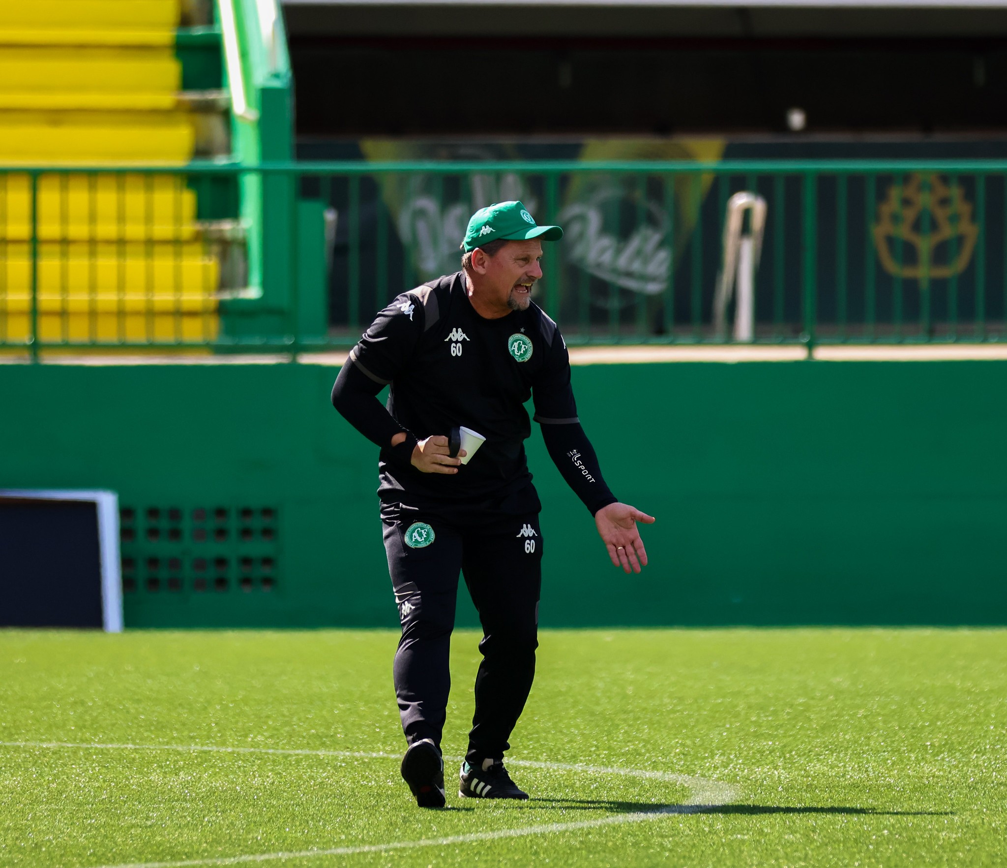 Escalação da Chapecoense: Fábio Matias deve ir com trio de volantes e novidade no ataque