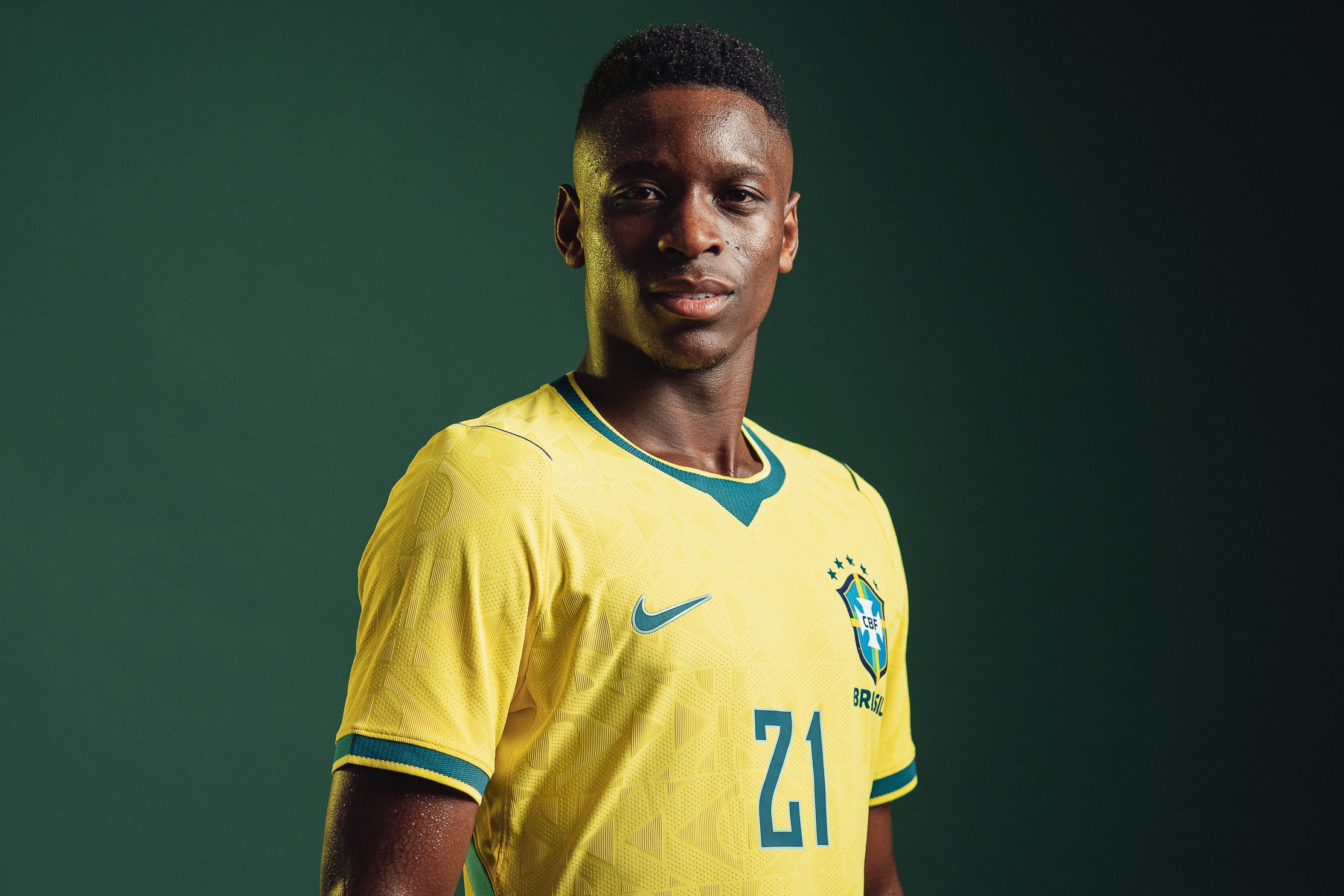 Alvo de brasileiros e sem acerto com a Roma: entenda o cenário para Luiz Henrique, do Zenit