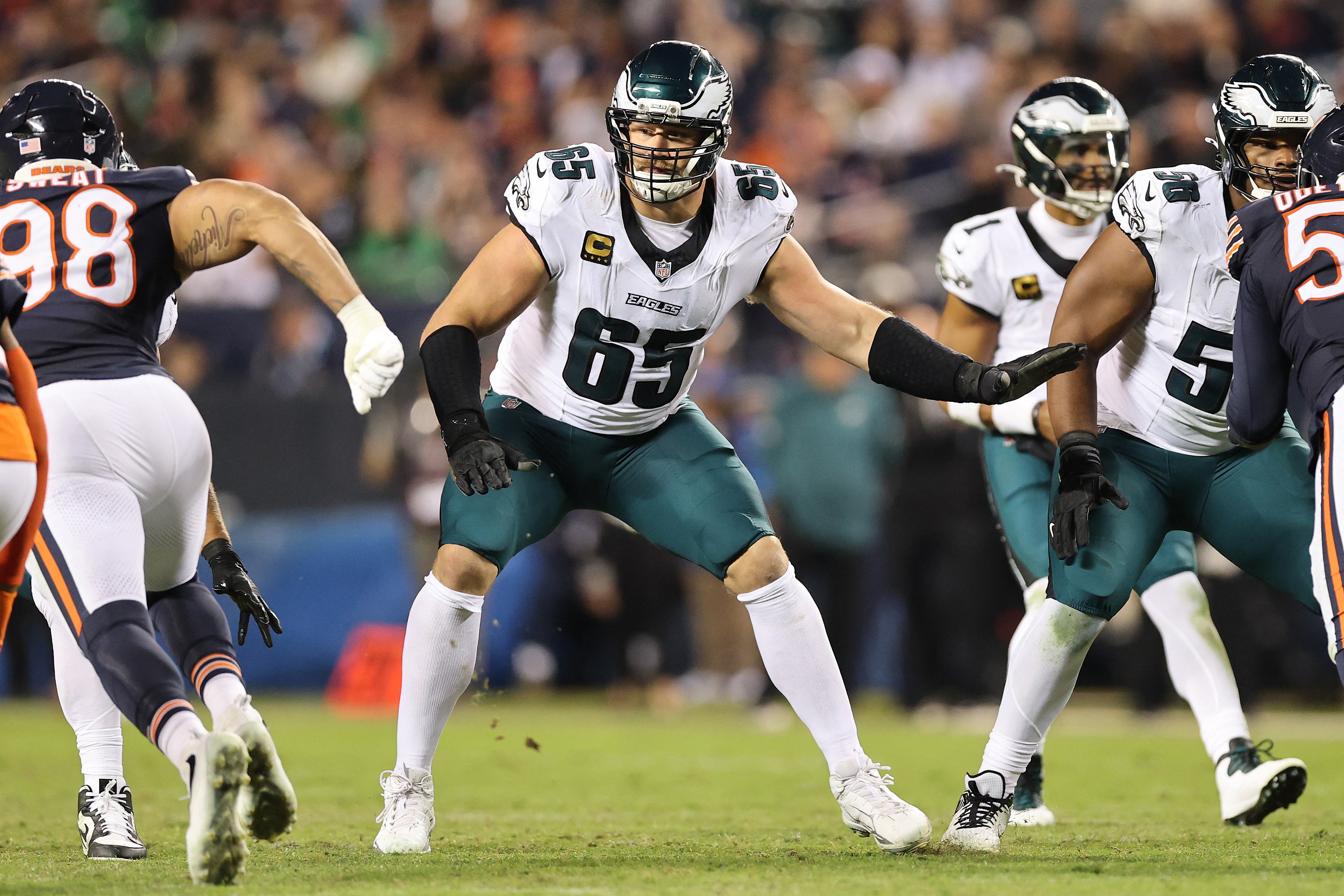 Lenda da NFL, Lane Johnson anuncia aposentadoria aos 36 anos para cuidar da saúde mental