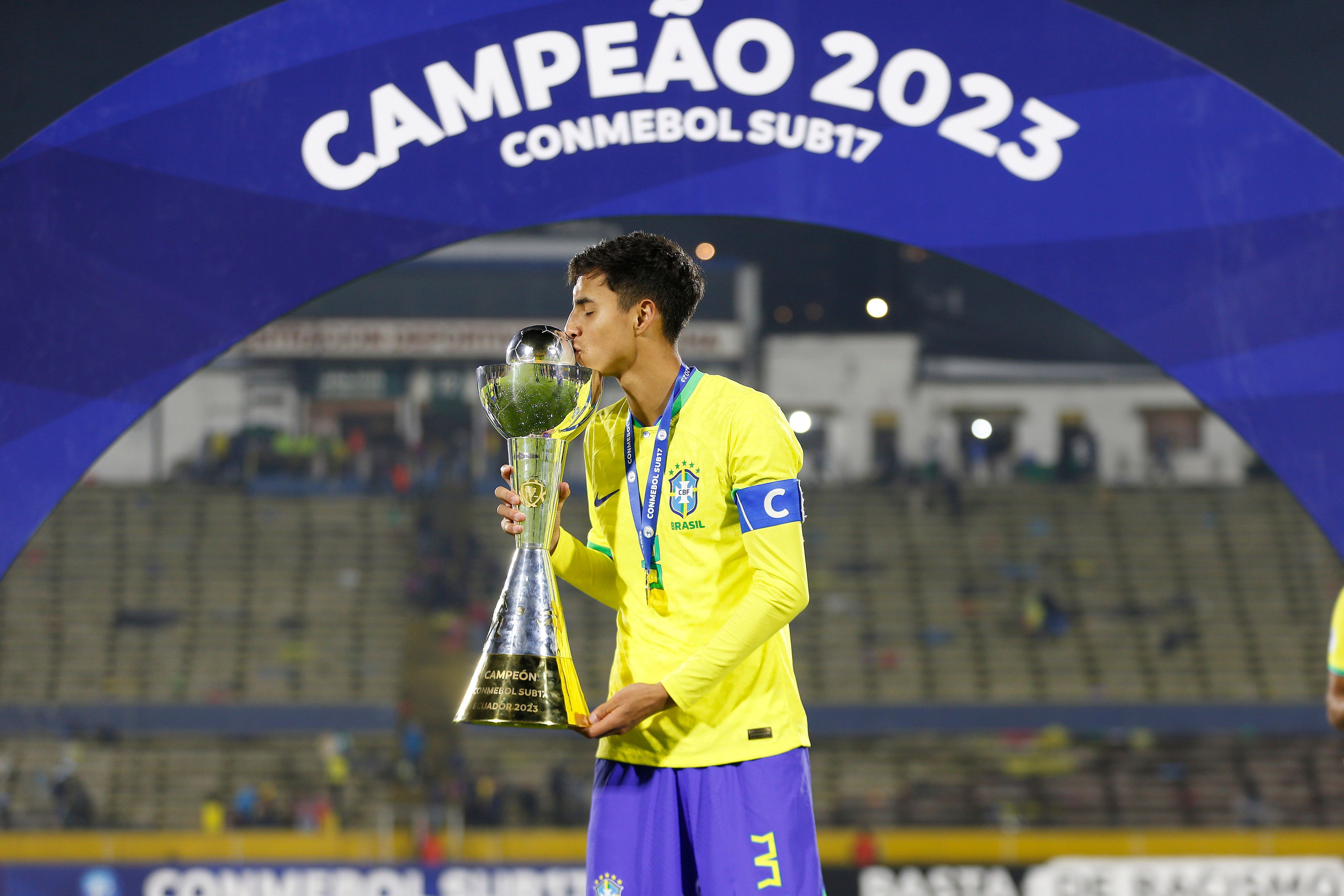 Choque de realidade: Vitor Reis conta como foi chegar à Europa e revela desejo de voltar ao City