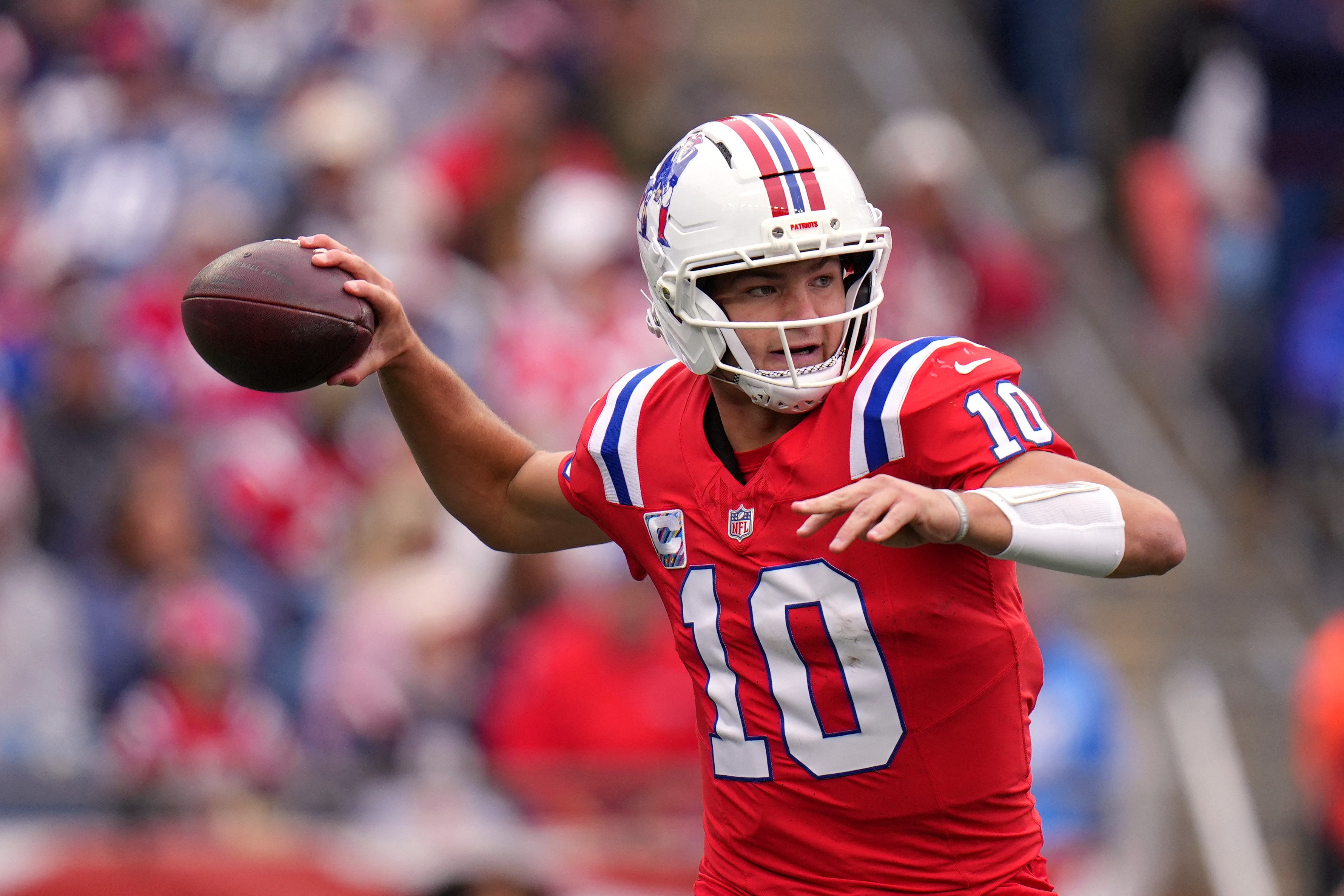 Sob o comando de Drake Maye, Patriots atropelam Raiders e vencem segundo jogo consecutivo