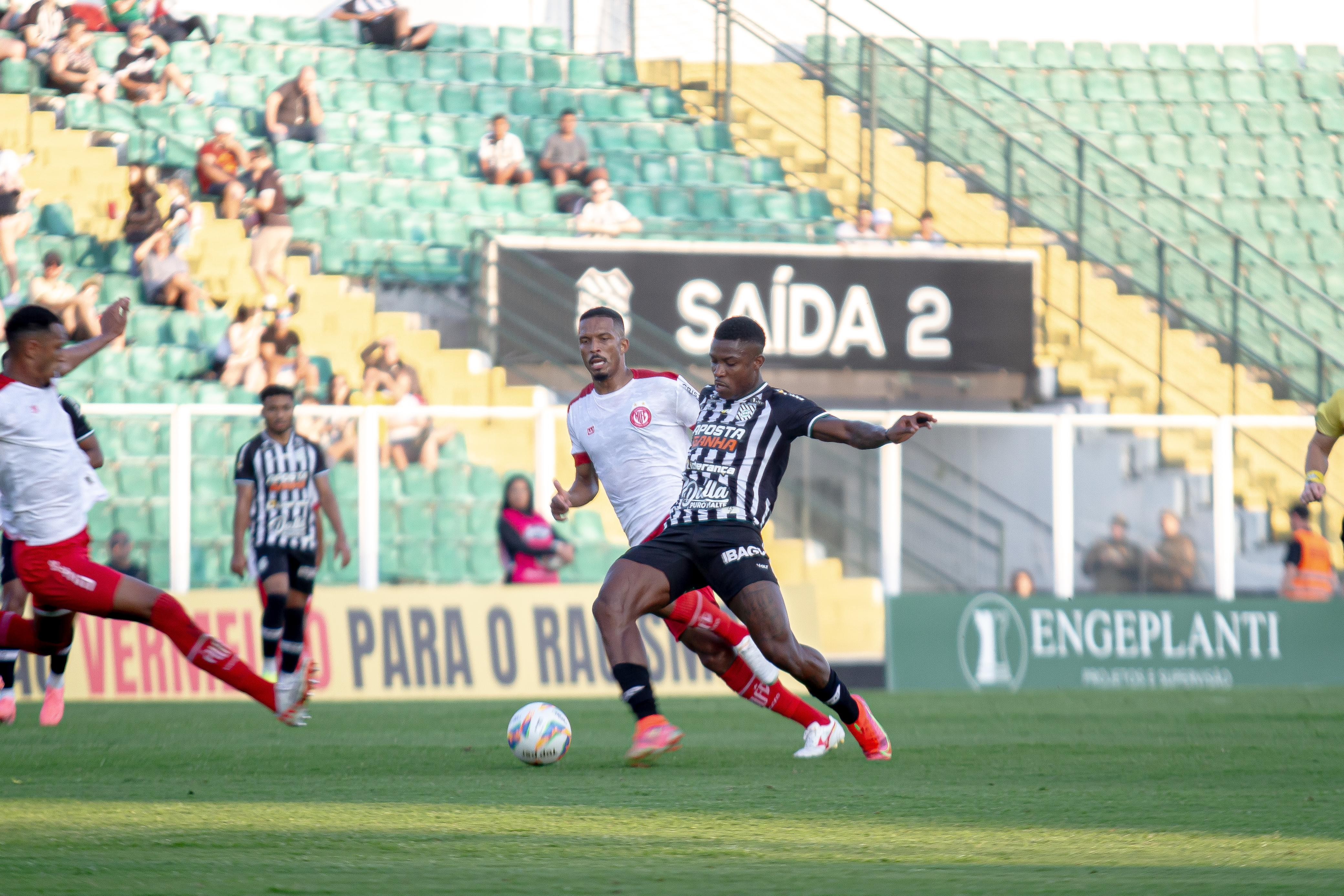 Figueirense leva vantagem histórica sobre Hercílio Luz