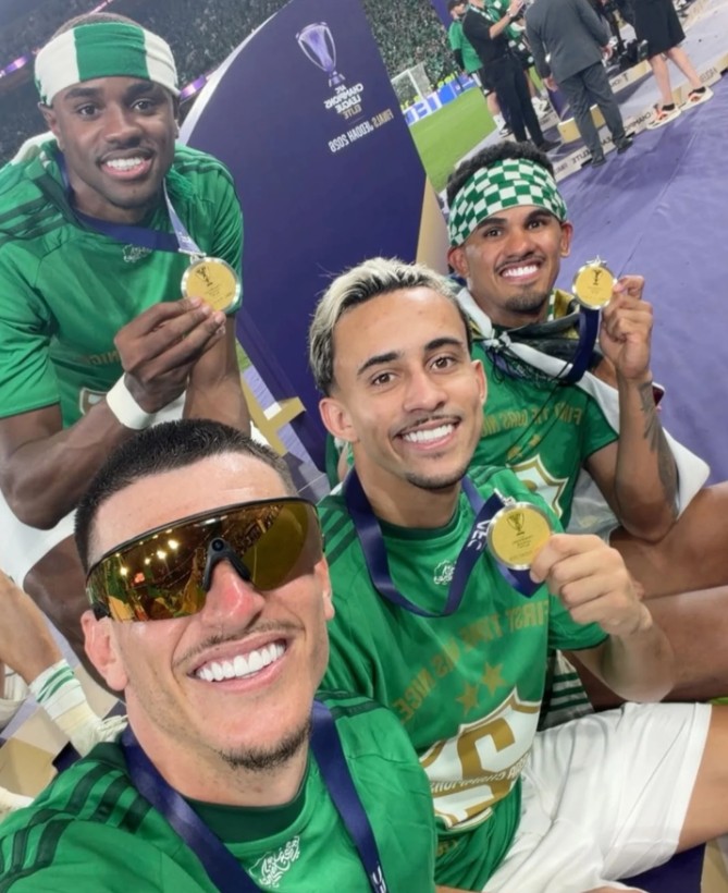 Al-Ahli, de Ibãnez e mais brasileiros, é bicampeão da Champions da Ásia