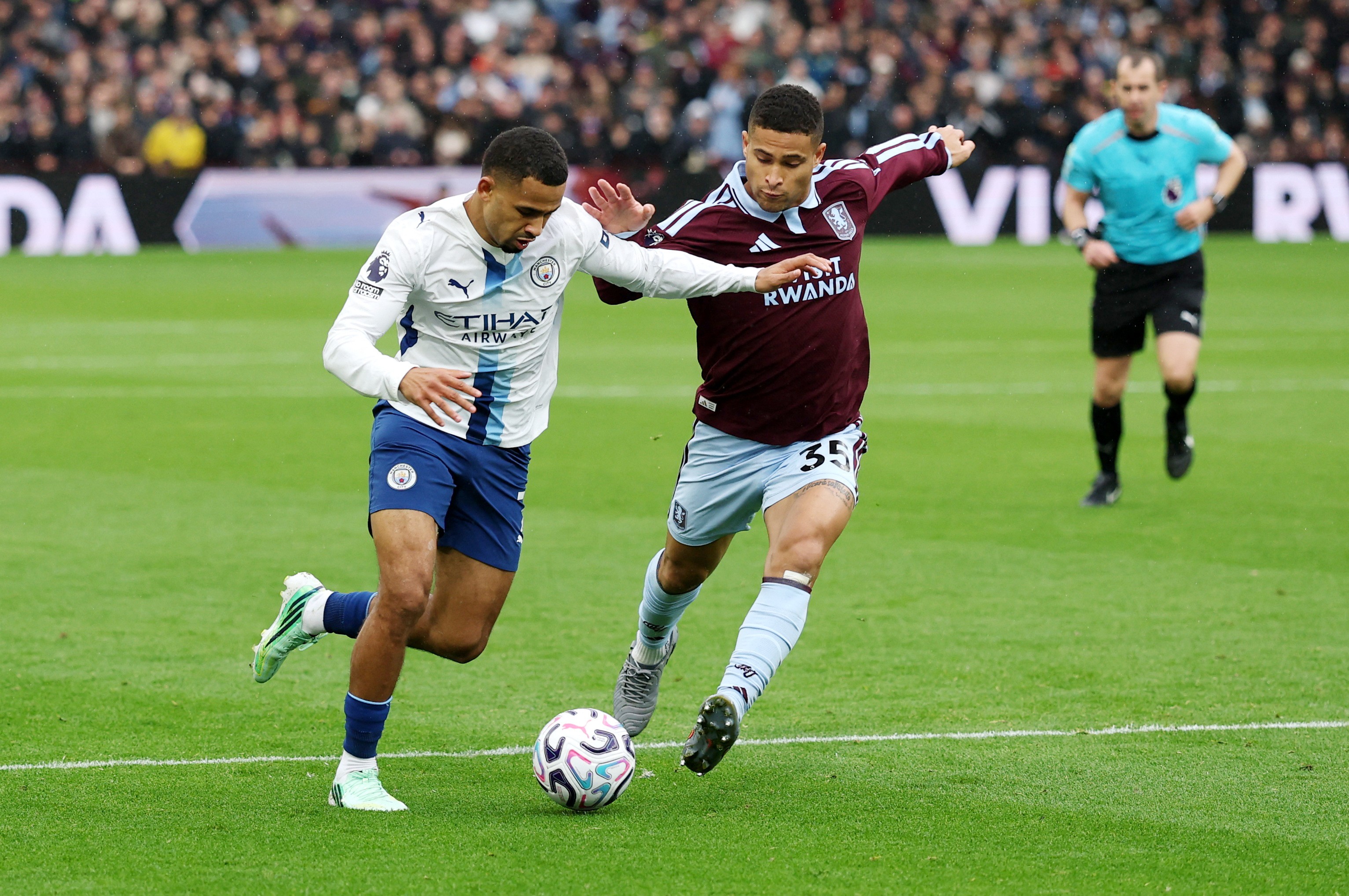 João Gomes vibra após Aston Villa encerrar invencibilidade do City: "Entramos sem medo"