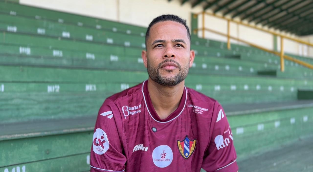 Ele brilhou no Santos, ficou no quase no Flamengo e hoje tenta superar a depressão na 5ª divisão