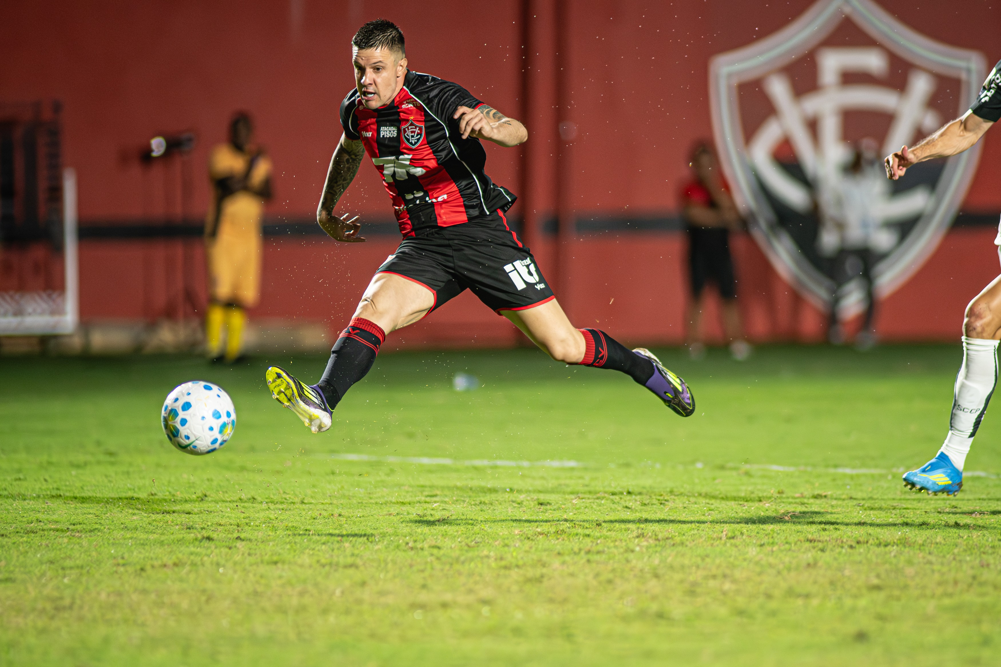Análise do Vitória: marcação é ponto alto em jogo sonolento e de um chute certo contra Corinthians