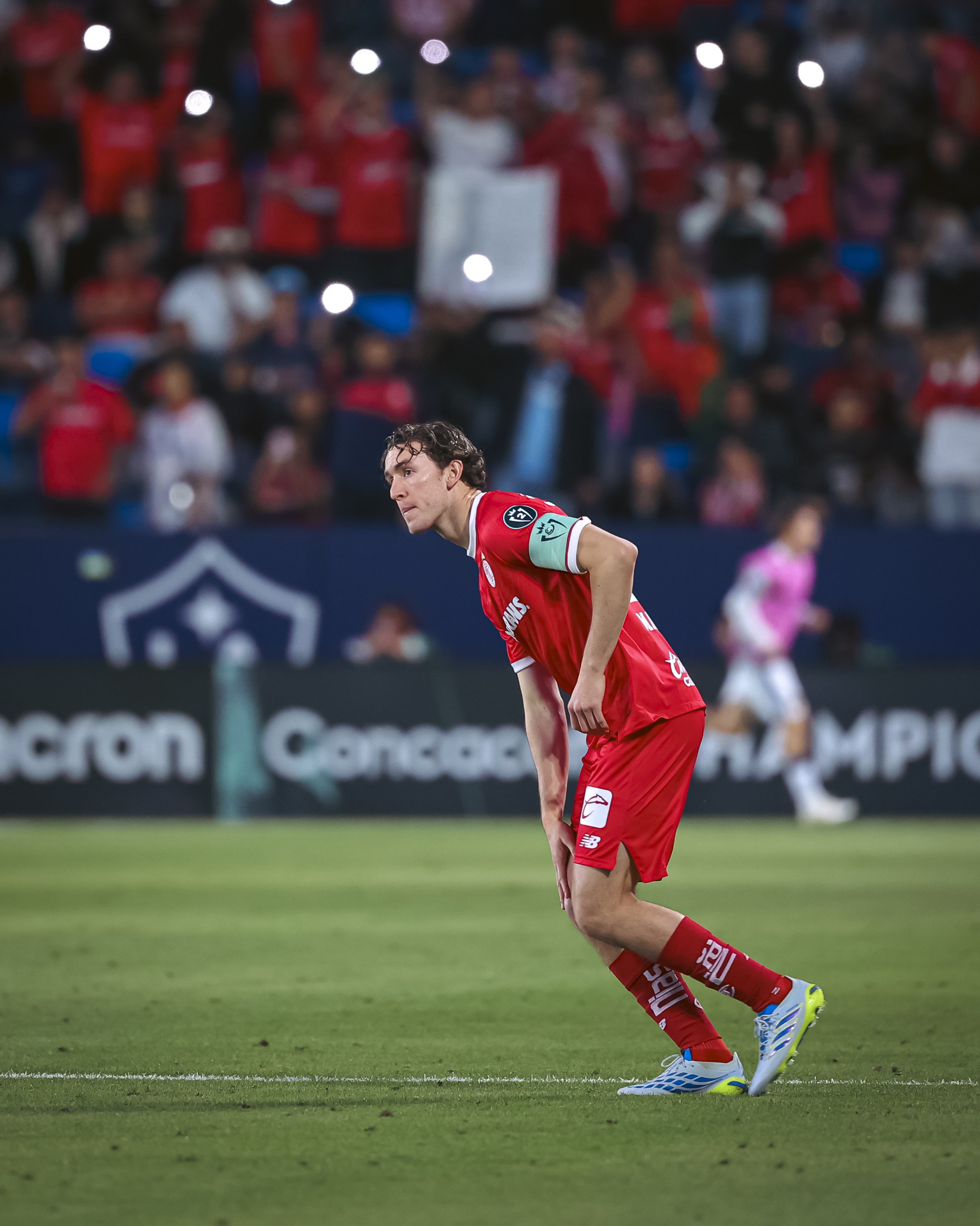 Jogador do Toluca volta a campo pouco mais de um mês após lesão de LCA