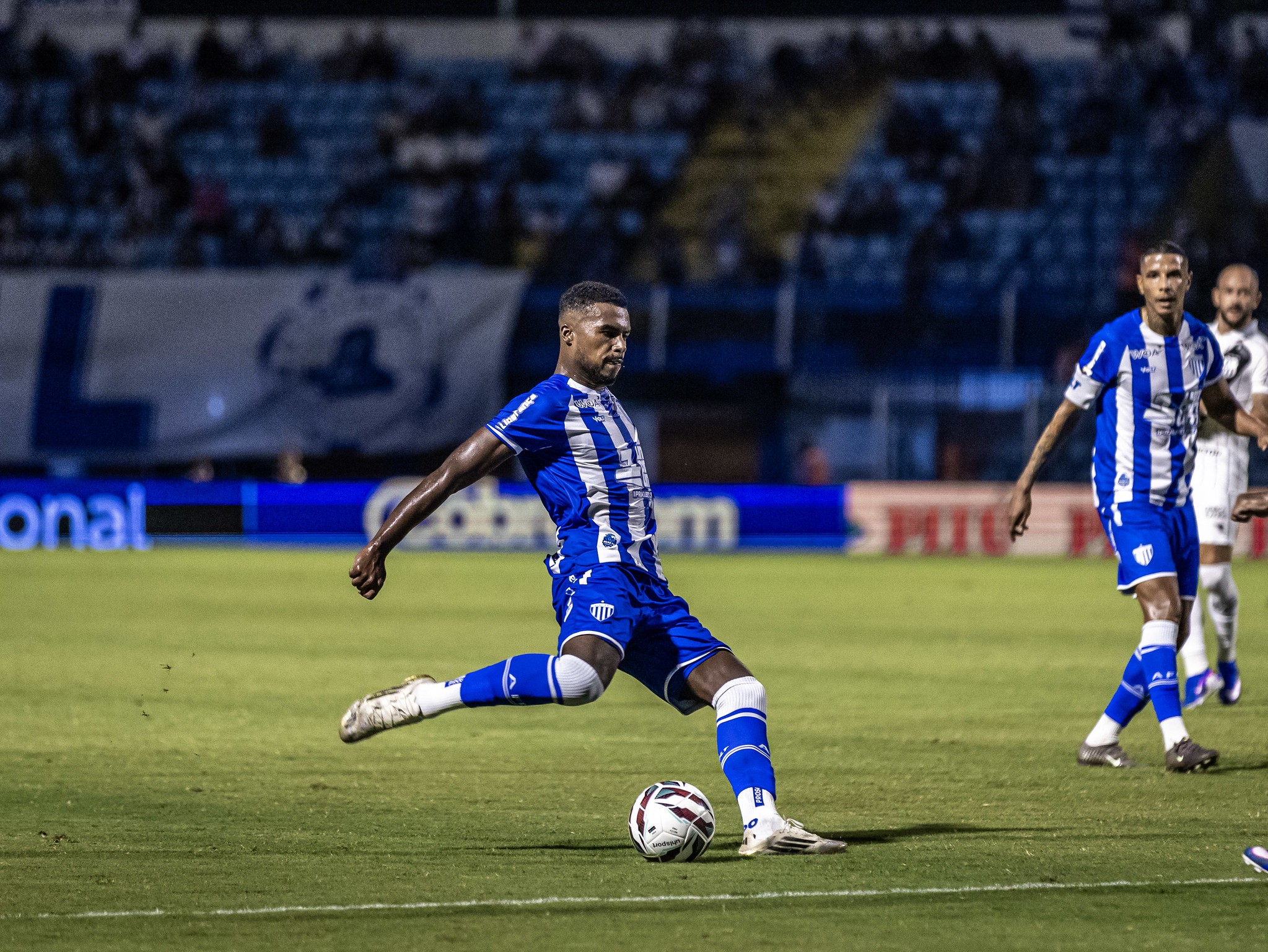 Avaí tem o retorno de titulares, mas perde lateral para o jogo com o Atlético-GO
