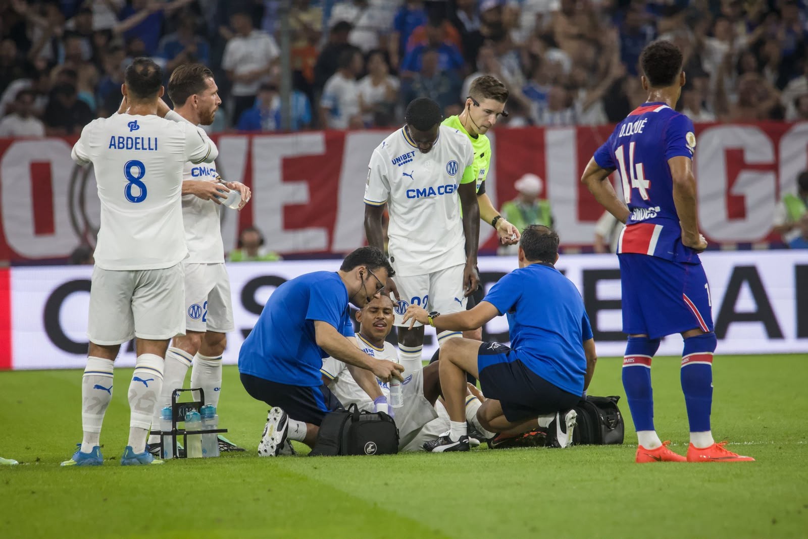 Após deixar clássico contra o PSG, Igor Paixão tranquiliza: “Não estou lesionado”