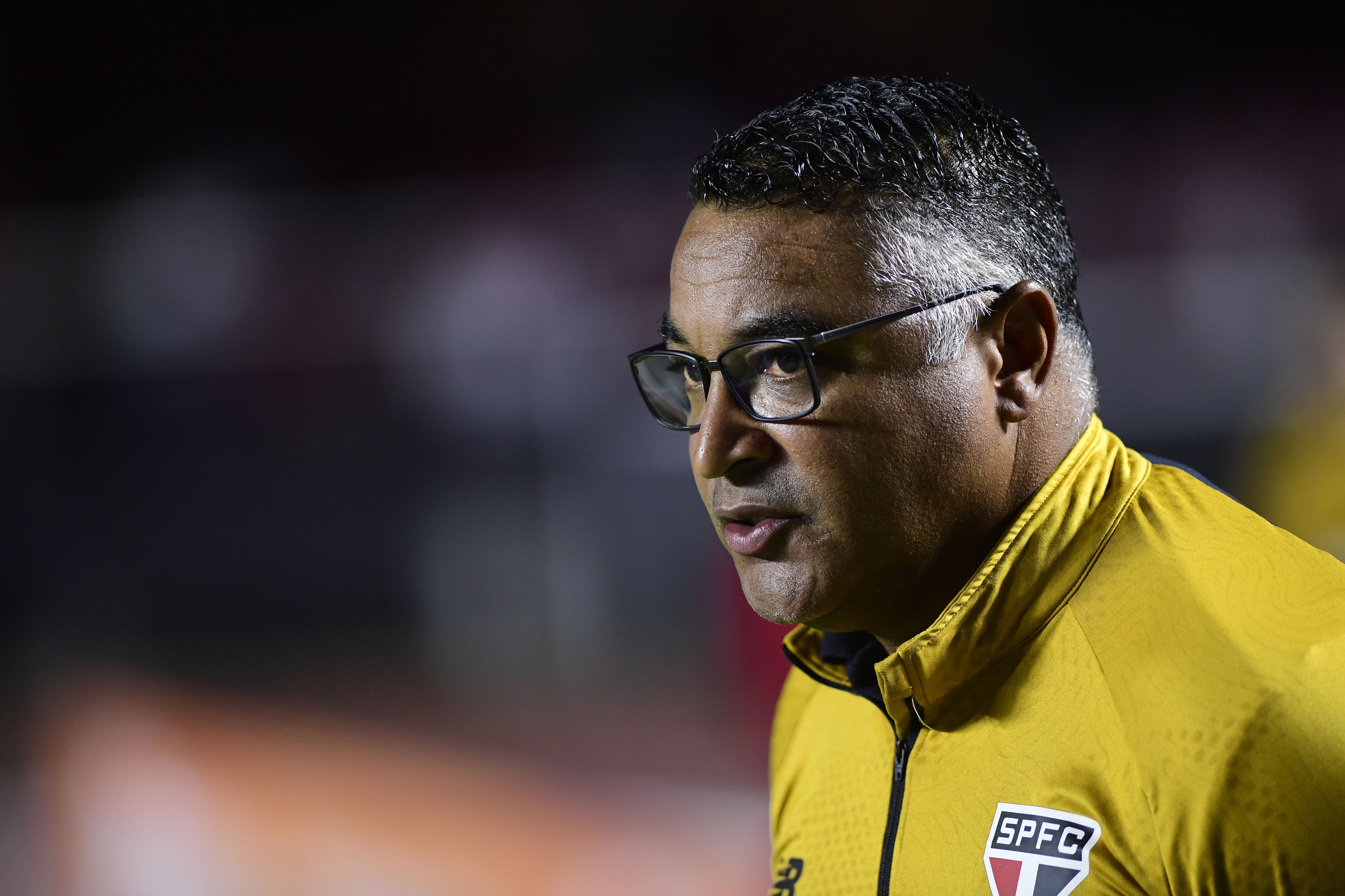 Roger Machado virou alvo fácil para vaias exageradas