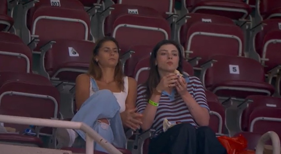 Rosamaria acompanha semifinal da Superliga no Maracanãzinho e despista sobre futuro em clube