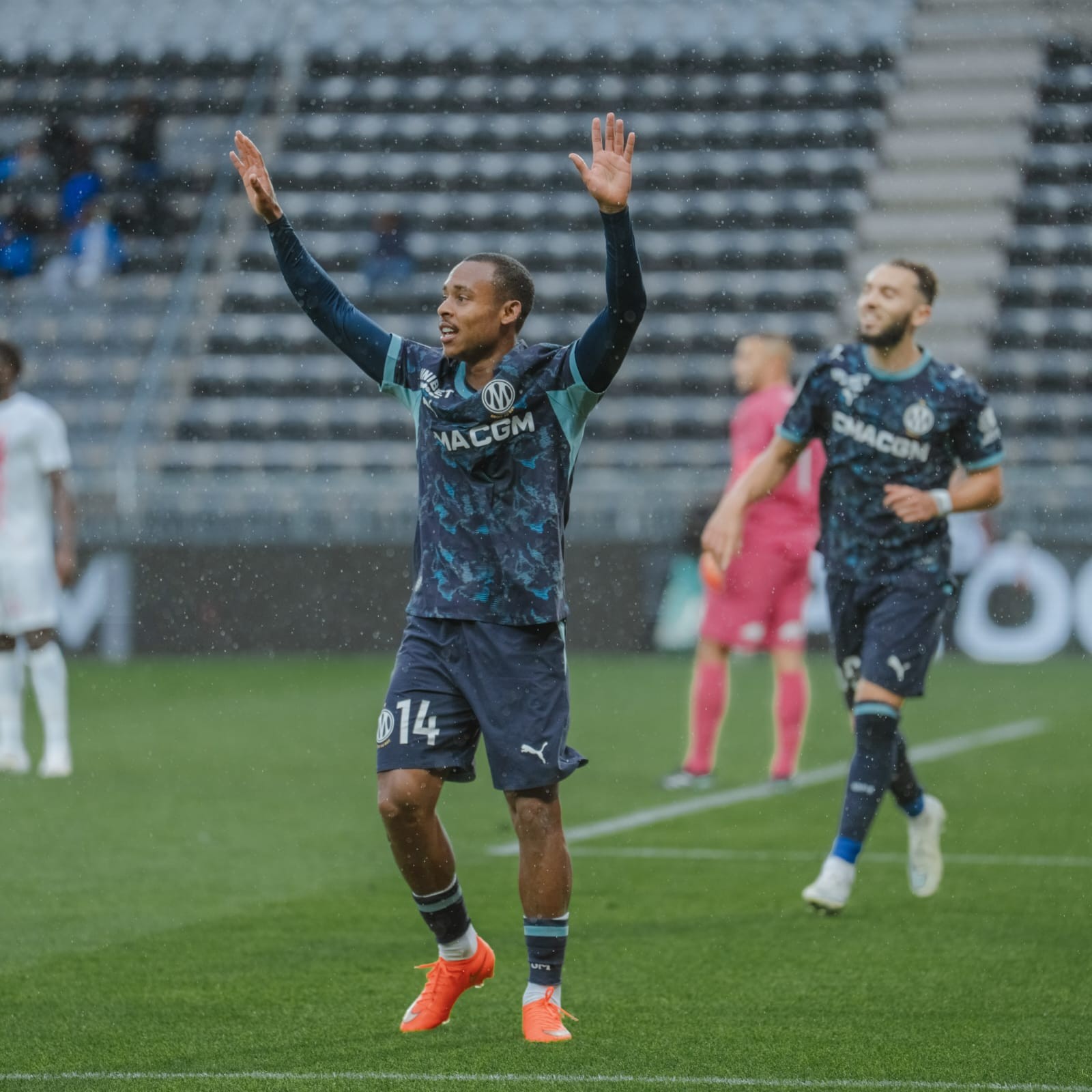 Igor Paixão marca primeiro gol na temporada e Marseille vence o Angers