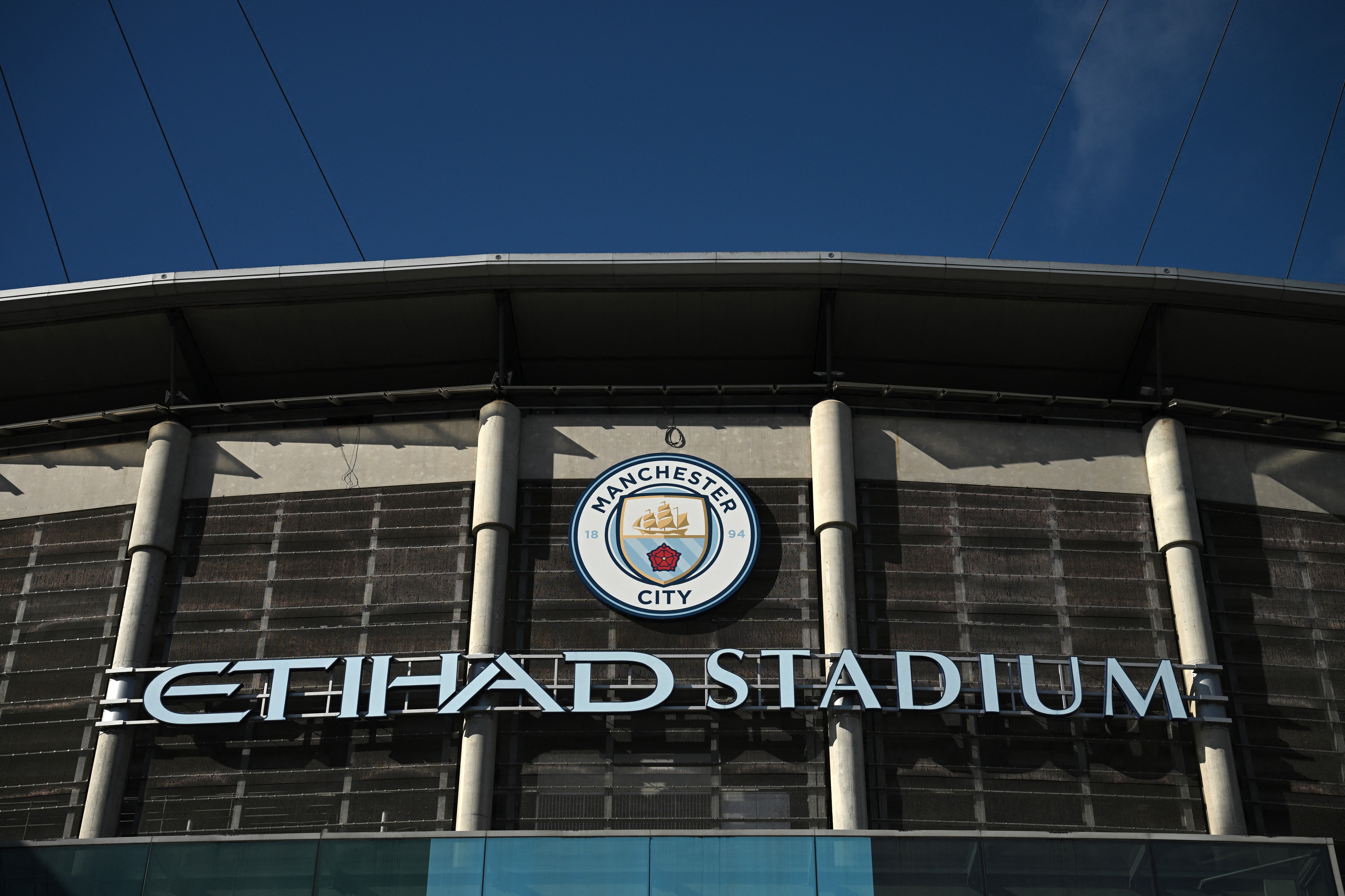 Emirados Árabes ameaçam reduzir investimentos no Reino Unido em caso de punição grave ao Manchester City