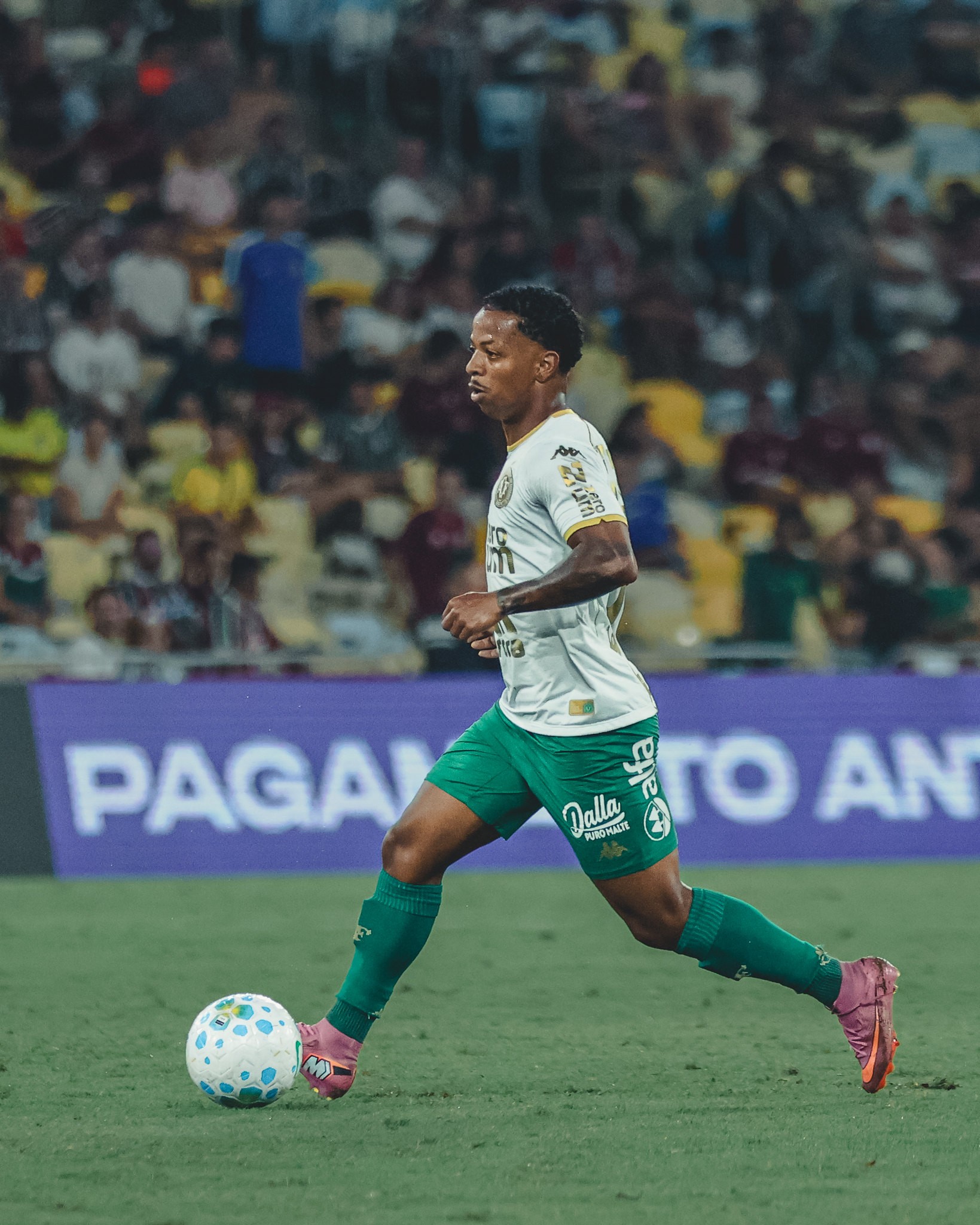 Ênio deixa a Chapecoense e tem transferência encaminhada para o futebol árabe