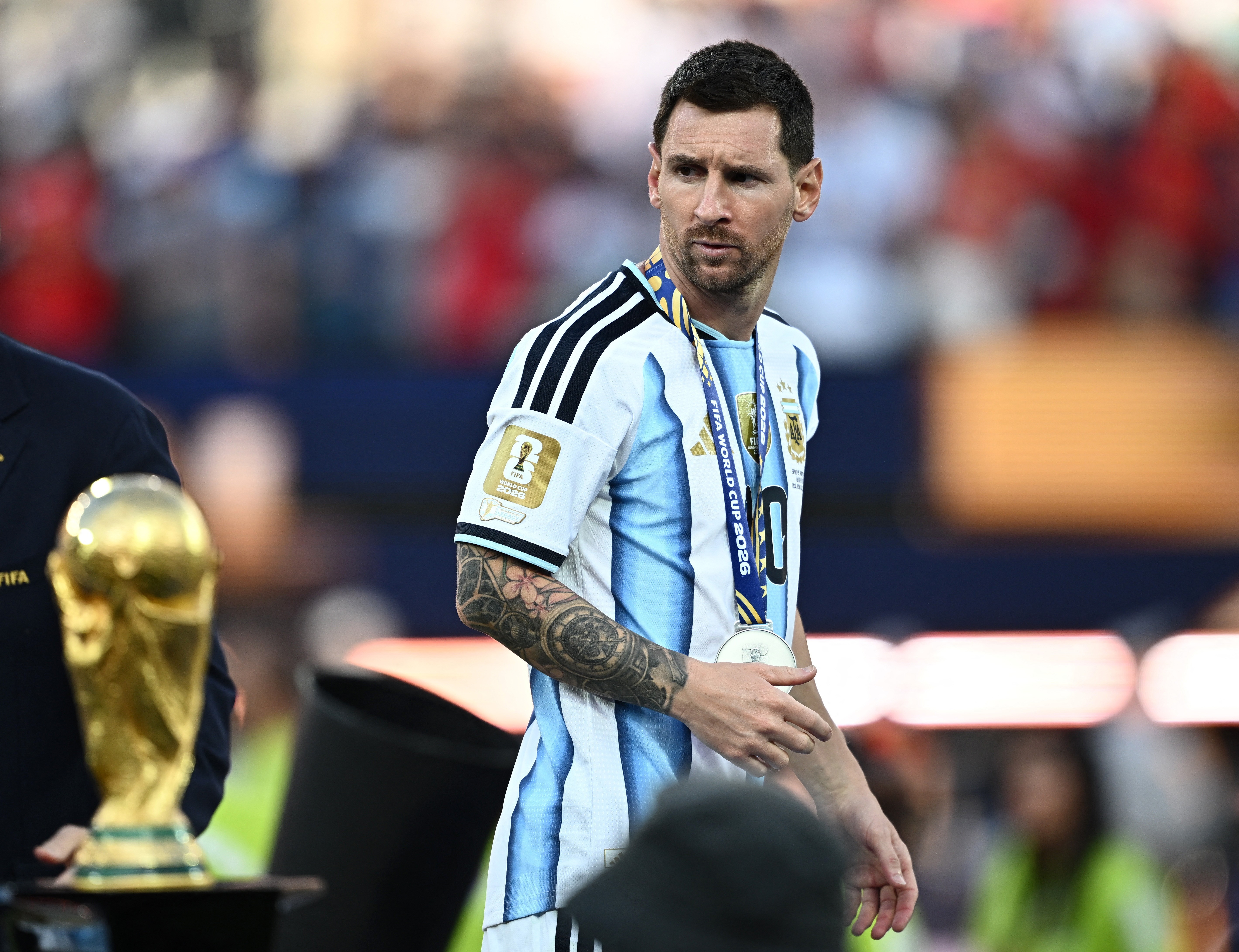 Seleção da Argentina presta homenagem a Messi após aposentadoria; veja vídeo