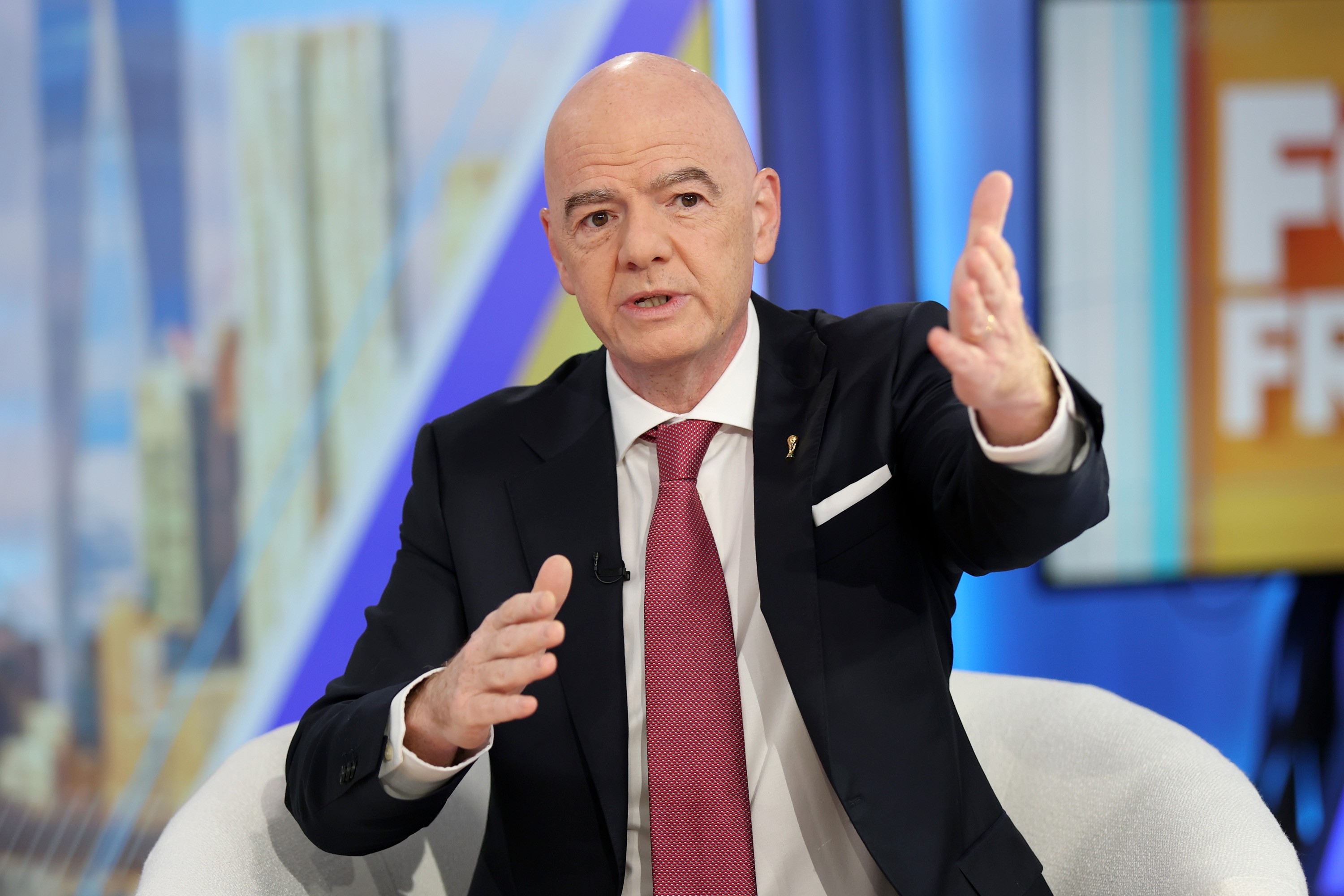 Uefa deve retirar ameaça de boicote a competições da Fifa, diz jornal