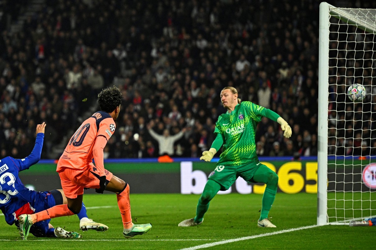Jornal critica Safonov, do PSG, por levar dois gols no próprio canto: "Pesadelo no primeiro poste"
