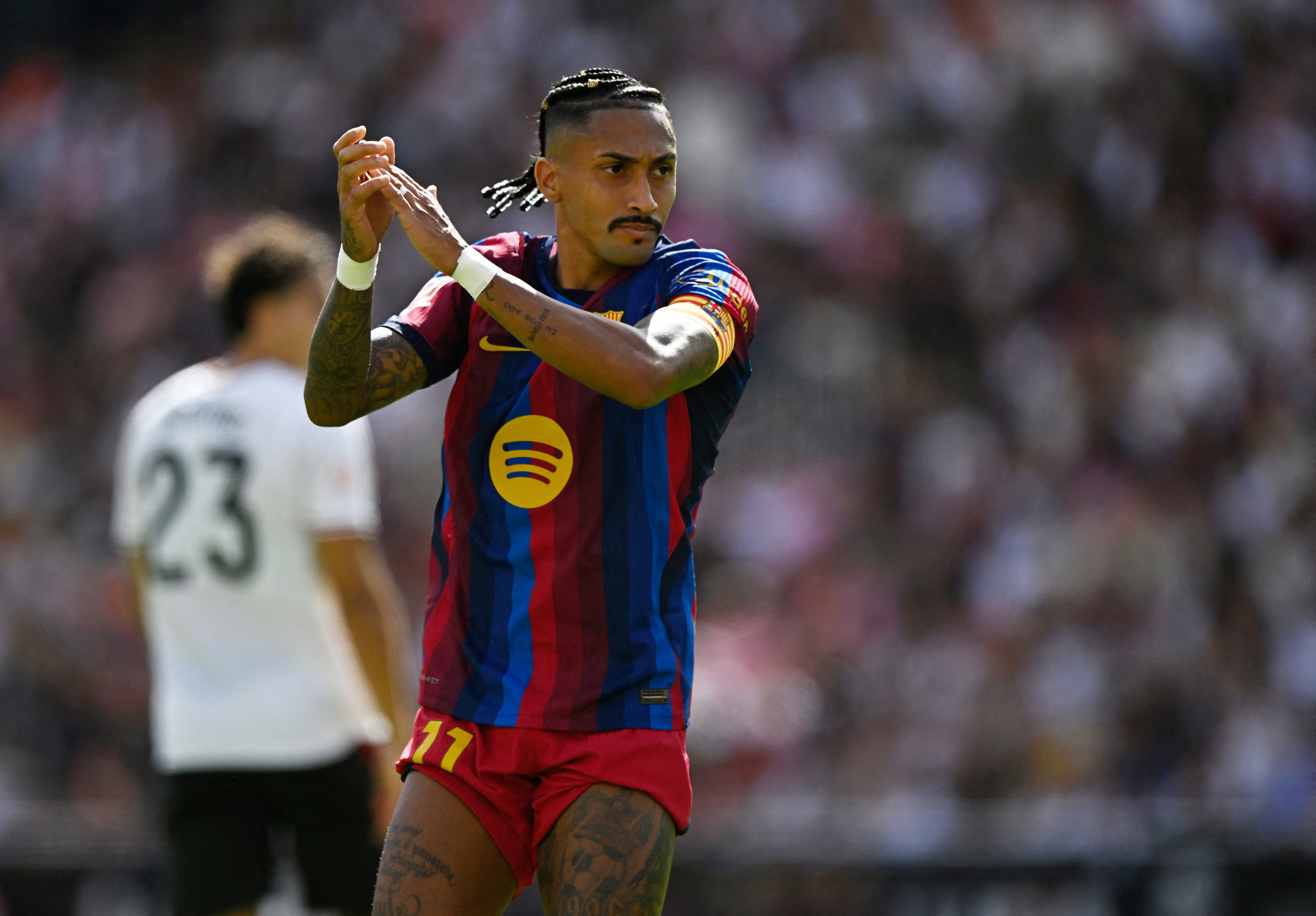 Raphinha marca pelo quarto jogo seguido e lidera a artilharia do Espanhol