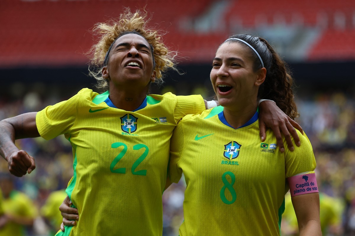 Análise: Brasil testa novidades, atropela com golaços e é chamado de potência pela Argentina