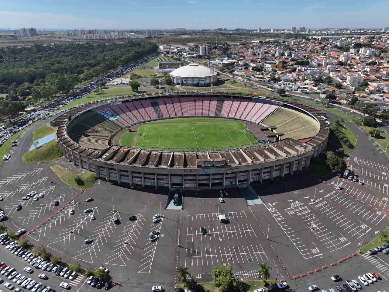 Uberlândia e São Paulo negociam amistoso no Parque do Sabiá
