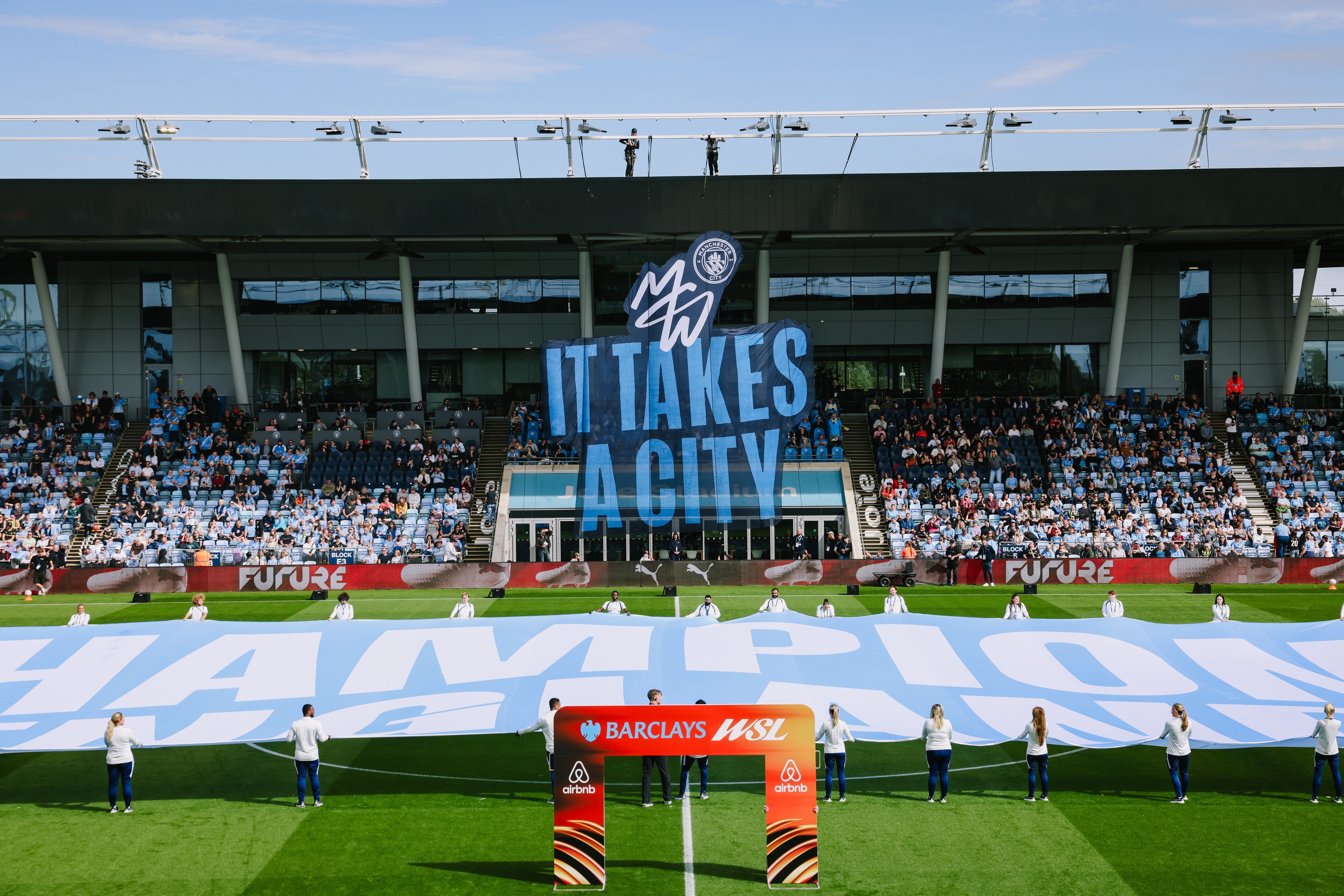 Manchester City lança identidade visual exclusiva para o time feminino