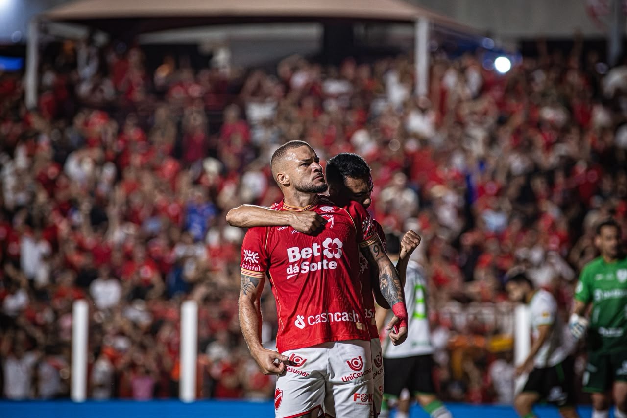 Vila Nova se isola como o clube que mais liderou a Série B do Brasileiro