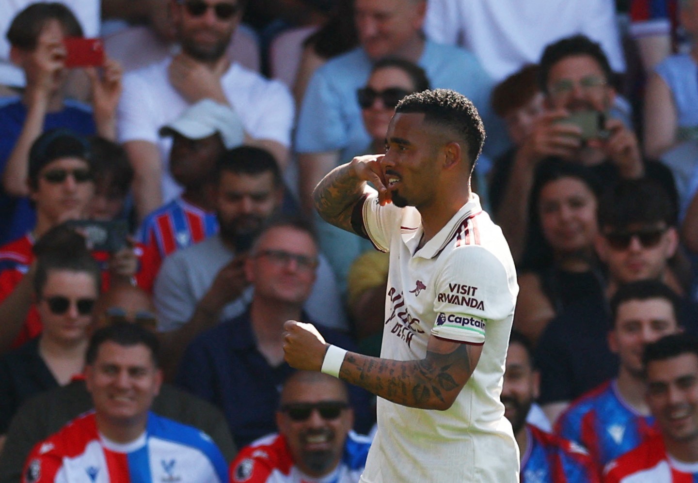 Gabriel Jesus tem chegada prevista em Barcelona nesta segunda-feira; veja detalhes