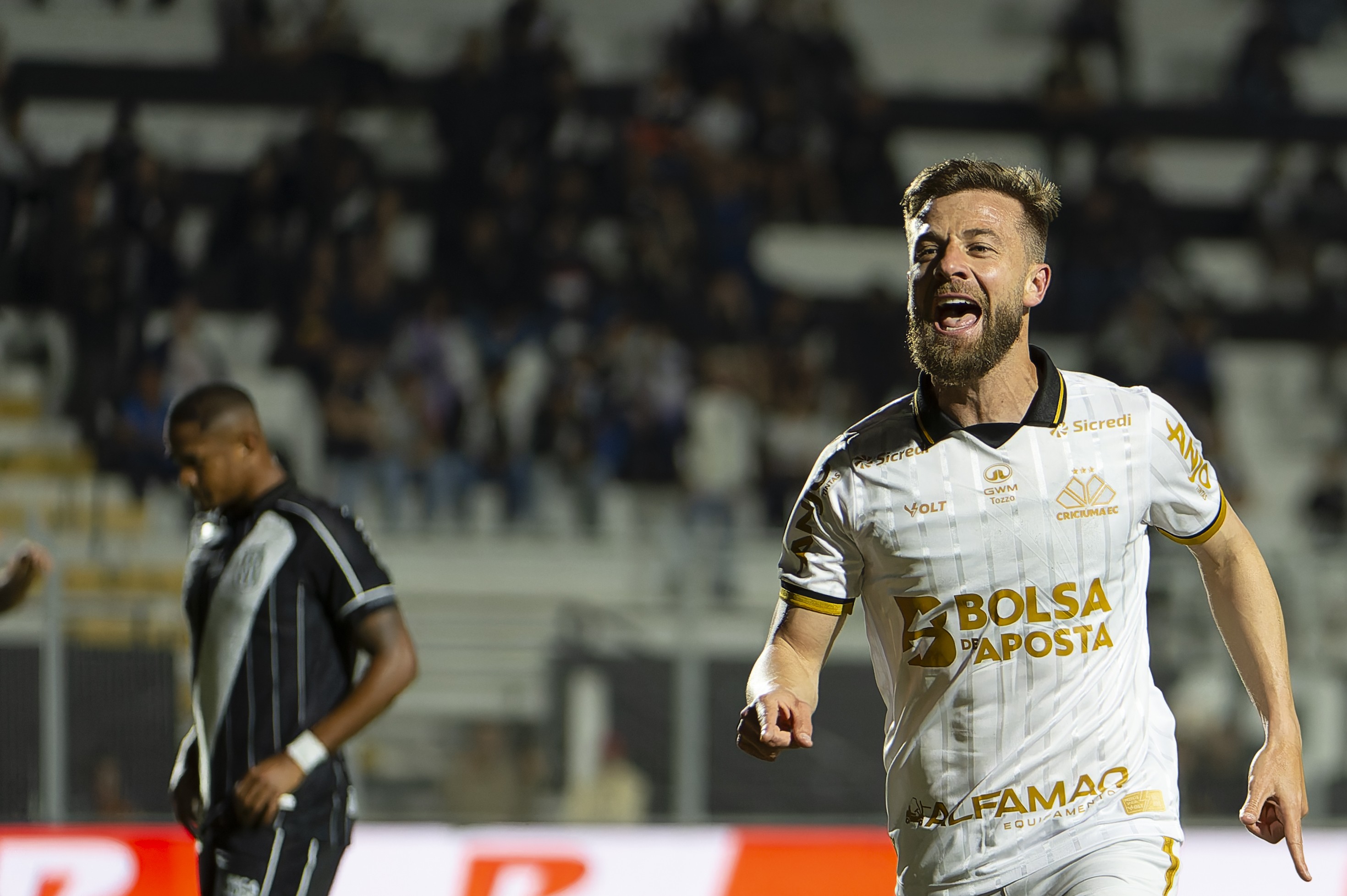 Lateral do Criciúma é desfalque pela primeira vez na Série B