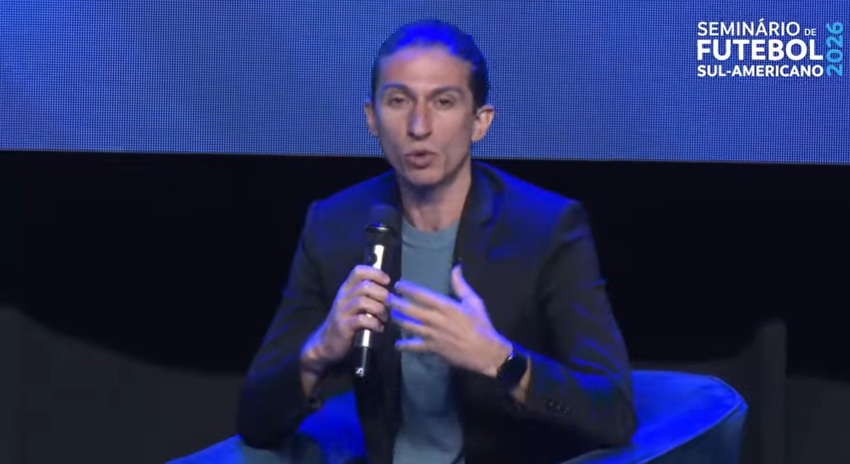 Filipe Luís diz que Ancelotti foi "o melhor que aconteceu" na Seleção e vê Raphinha e Vini Jr. top 5 mundial