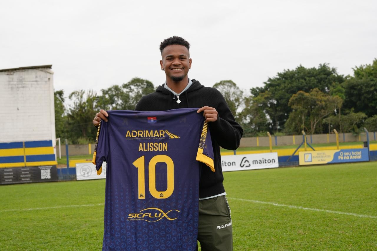 Novidade na Seleção, Alisson Santana teve início de carreira em base de clube itinerante de SC