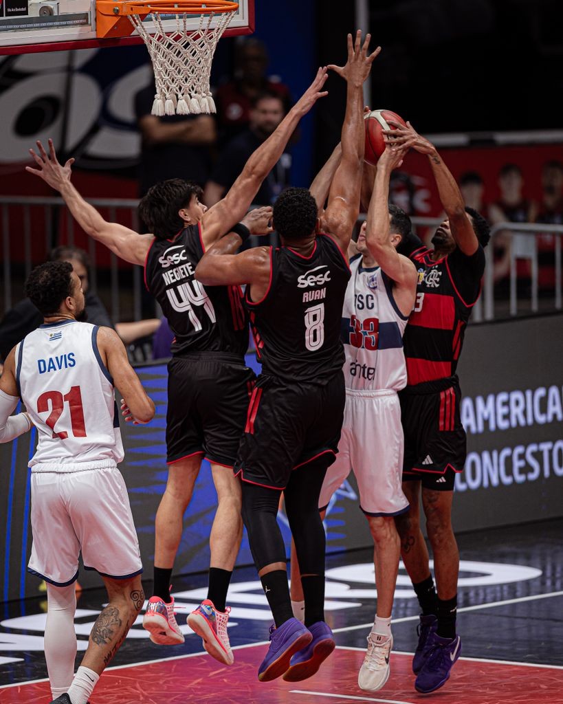 Flamengo vence Defensor (URU) e avança invicto às quartas na Liga Sul-Americana de Basquete