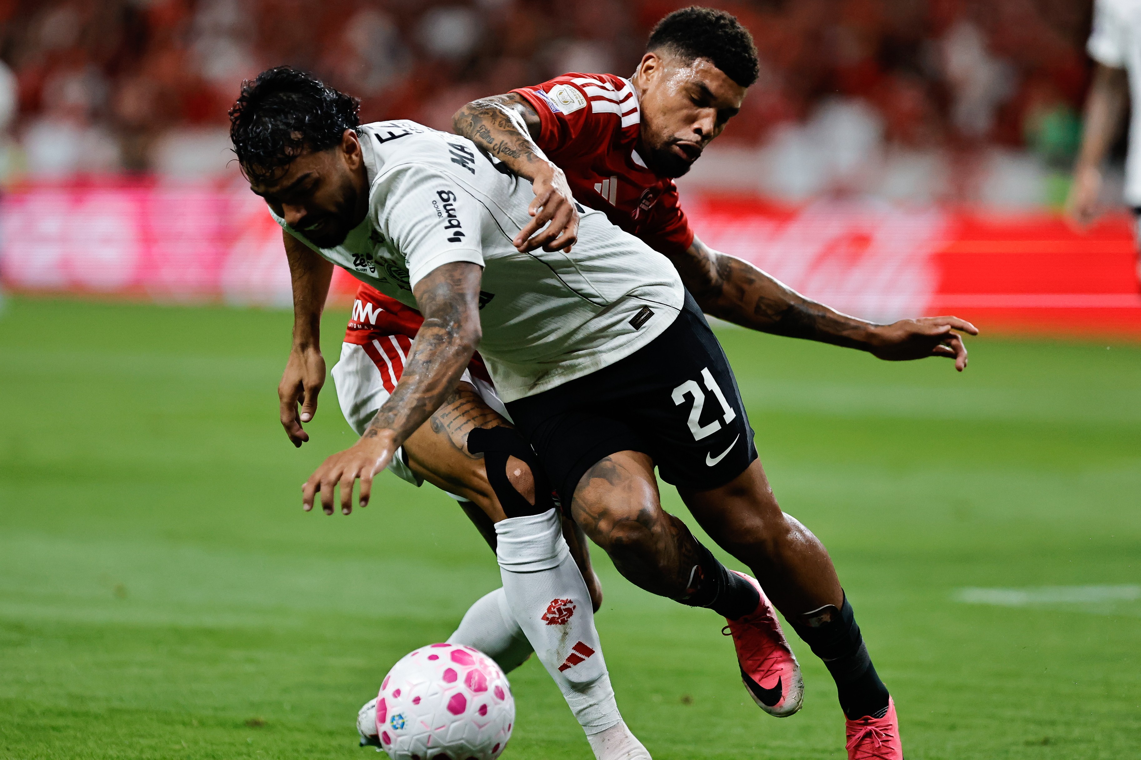 Inter arremessou o Corinthians na vertigem do rebaixamento