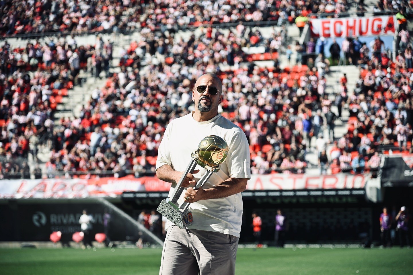 Presidente do Estudiantes minimiza pleito do Flamengo: "Não há risco de não irmos à final"