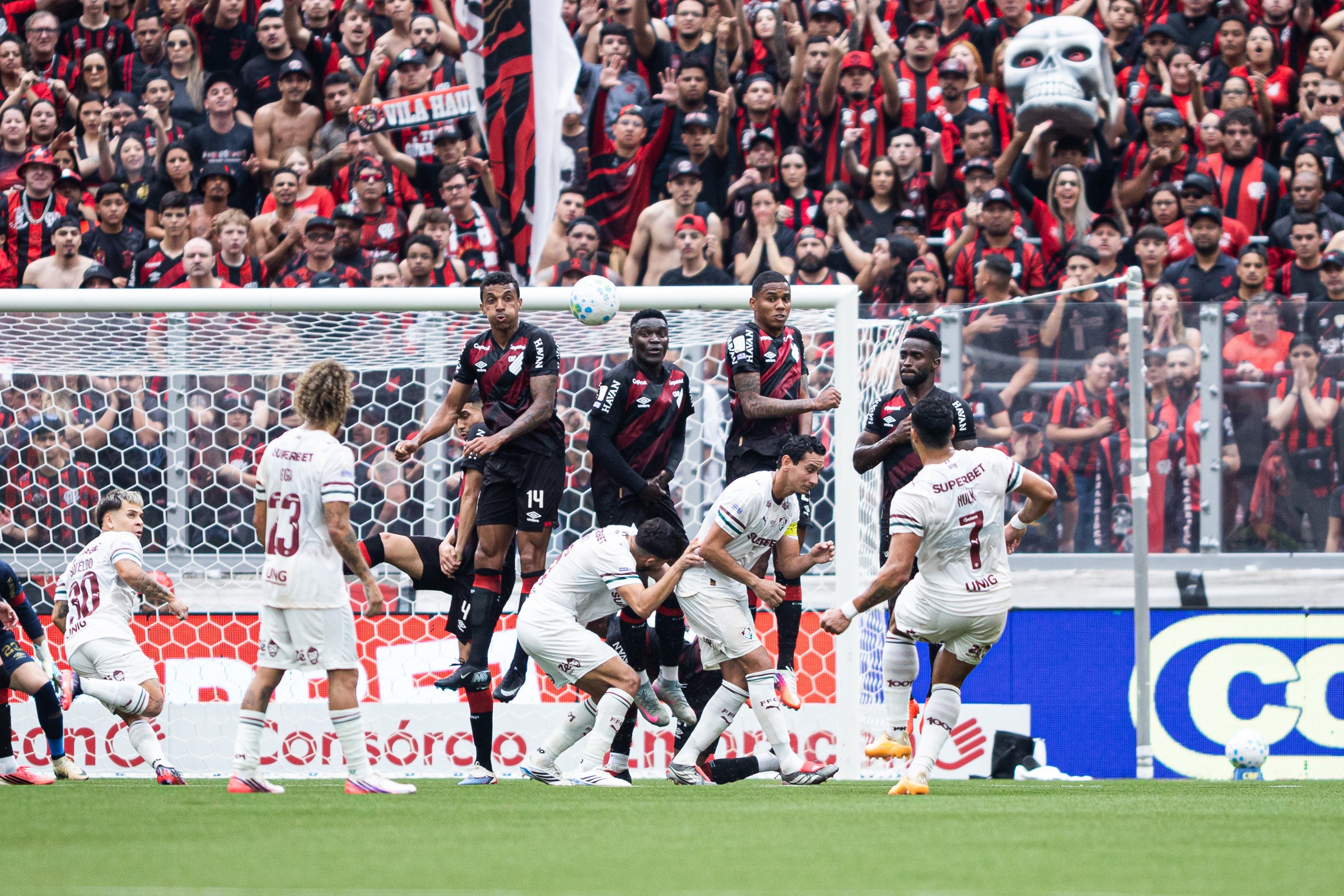 Athletico 3 x 3 Fluminense: assista aos gols e aos melhores momentos do jogo do Brasileirão