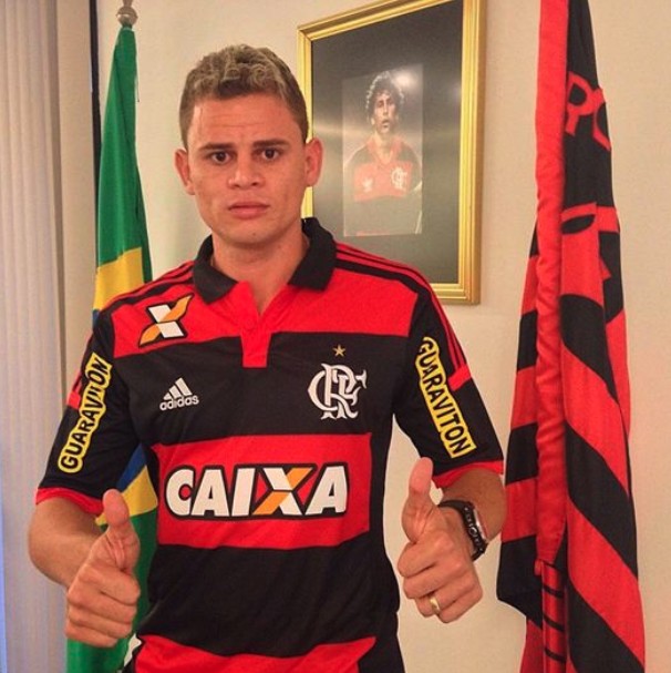 Do bônus trocado por uma moto ao Flamengo: Jonas diz como virou o "Schweinsteiger do Sertão"