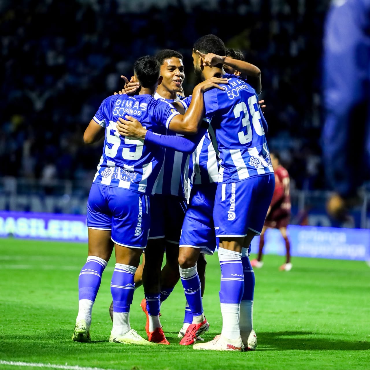 Avaí vence com gols de atletas que nunca haviam marcado na carreira