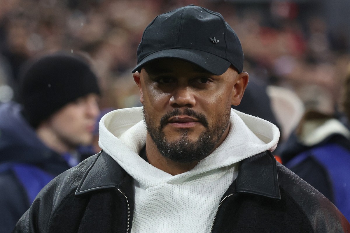 Kompany está estável, mas ficará afastado do Bayern por semanas, diz diretor do clube